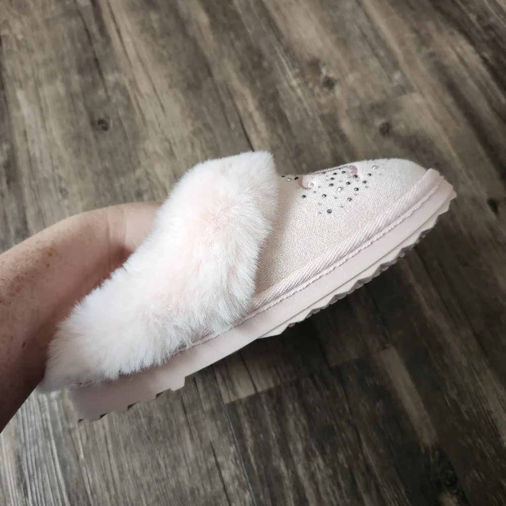 NWOT Juicy Couture Pink Rhinestone Faux Fur Kids Slippers